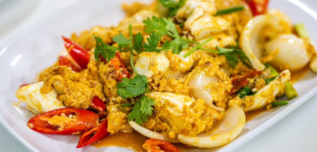 Jay Fai’s Phoo Pad Phong Karee ปูผัดผงกะหรี่ Recipe – The Short List